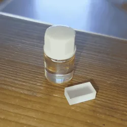 Kit liquide et prisme d'étalonnage pour réfractomètre